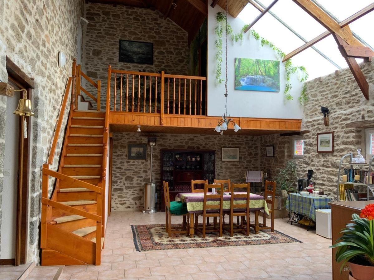 Le Bois Chef D'Ane Bed & Breakfast Collinée Eksteriør bilde